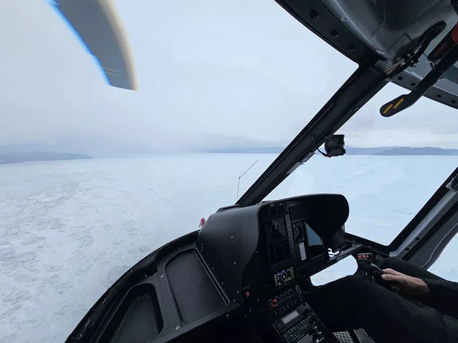 Kokpit helikopter, Tur Helikopter Kangia