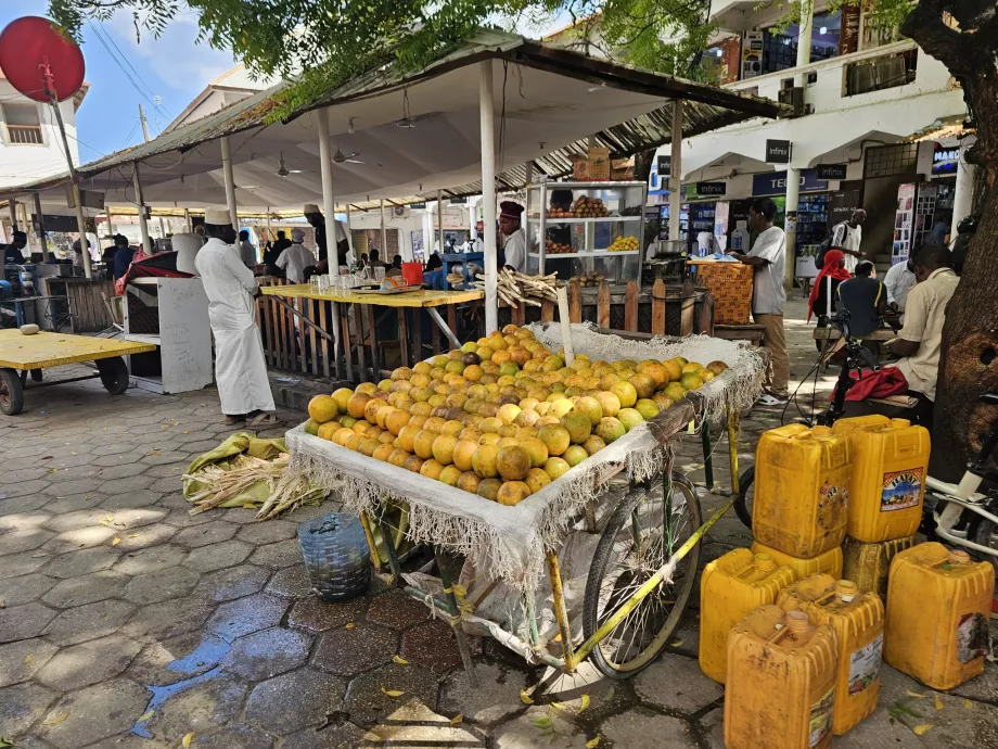 Darajani Souk, jajanan pinggir jalan