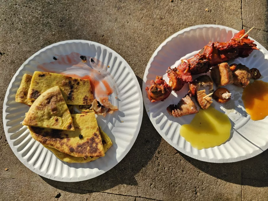 Makan malam saya di Taman Forodhani