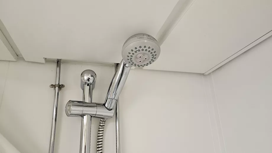 Detail kamar mandi