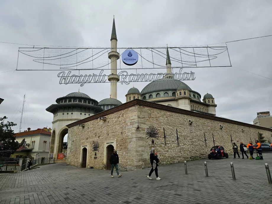 Masjid Taksim
