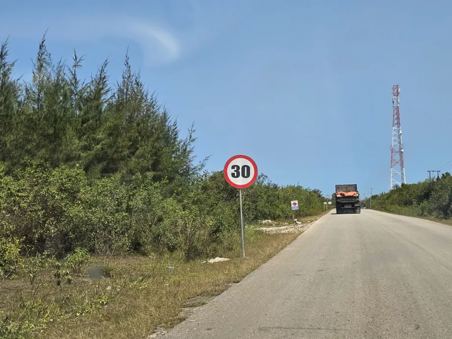 Tanda batas kecepatan