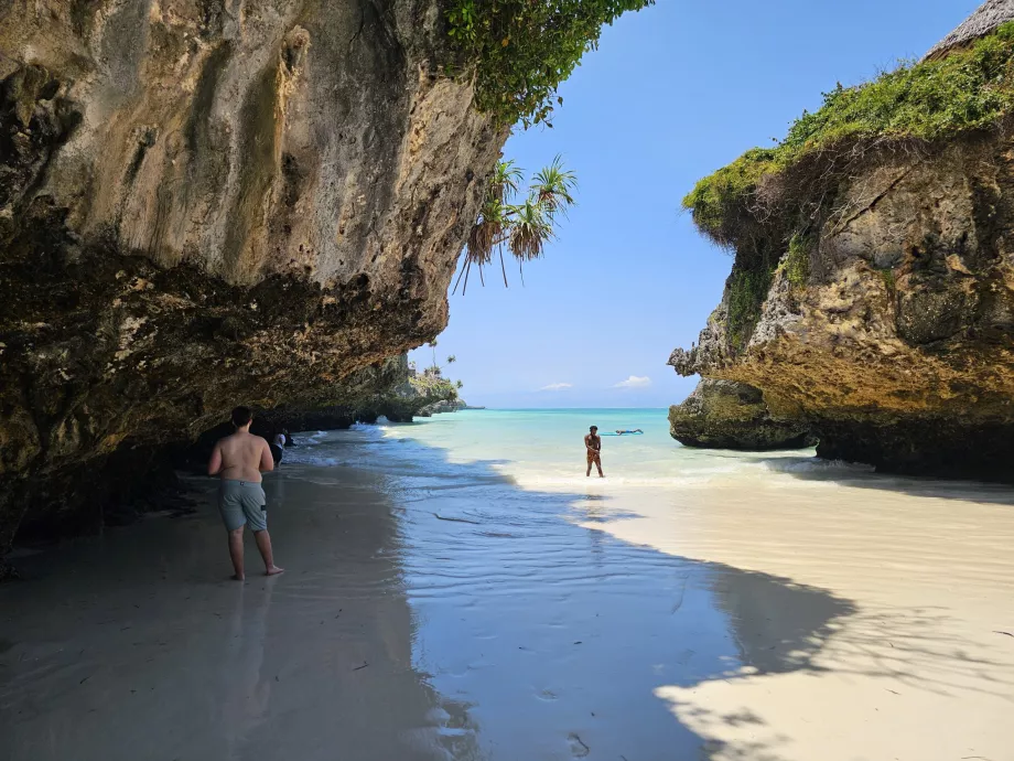 Pantai Mtende