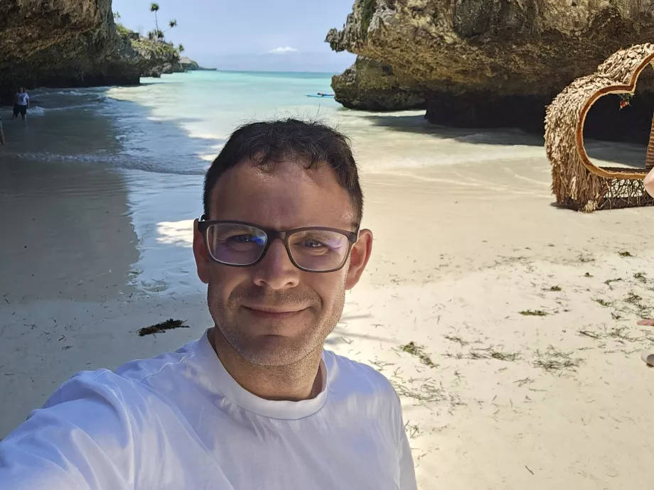 Saya di Pantai Mtende