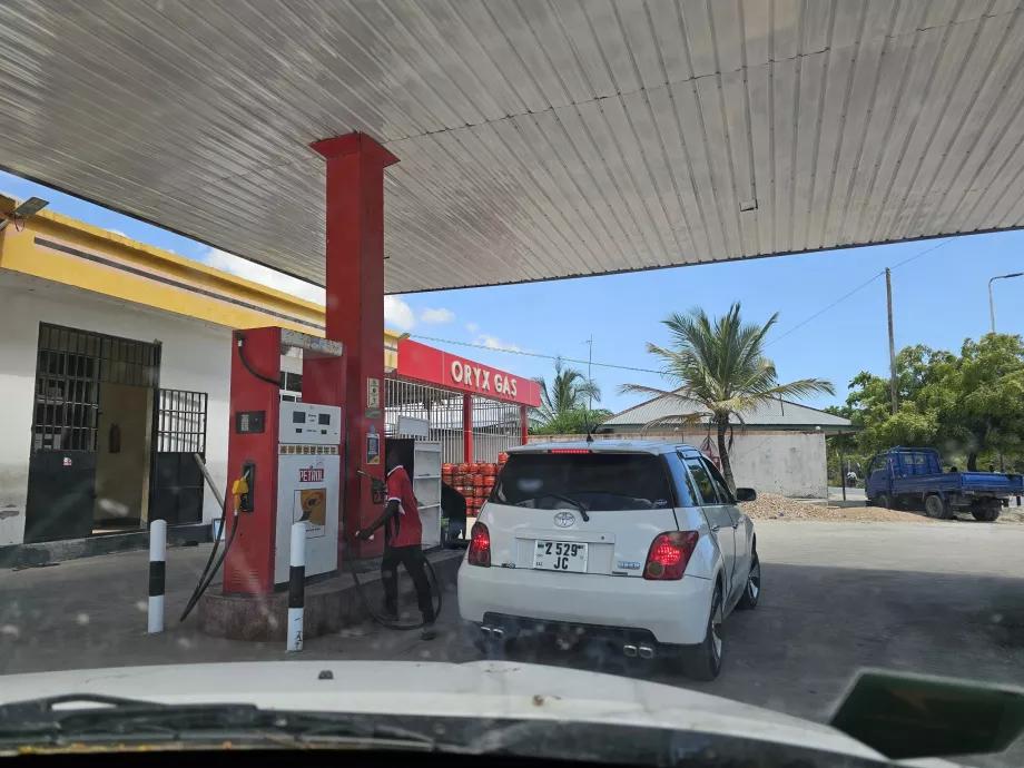 Stasiun pompa dengan operator