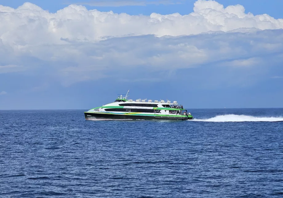 Kapal ZanFast Ferries