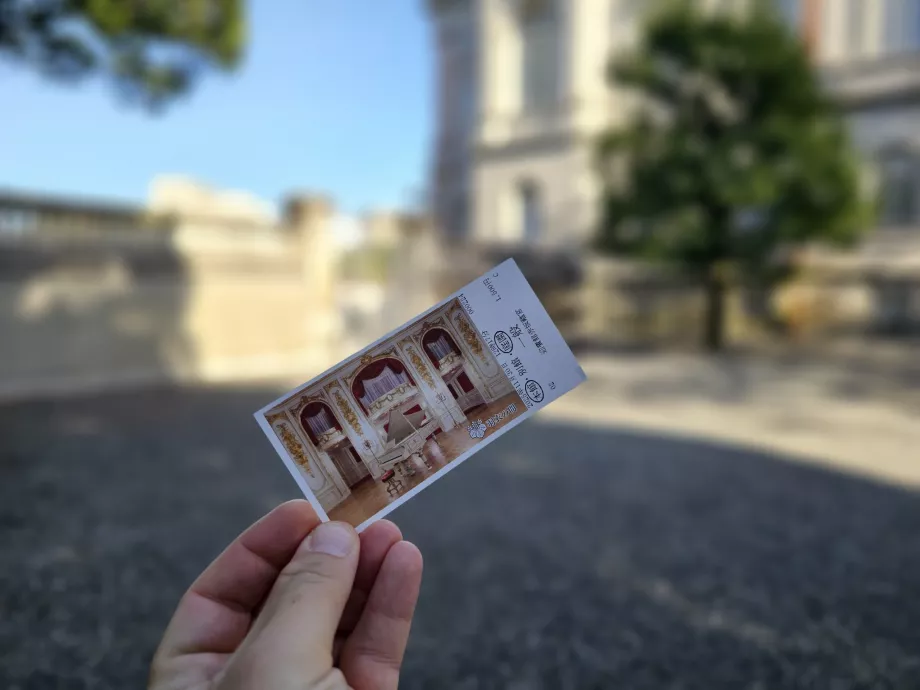 Tiket ke Istana Akasaka