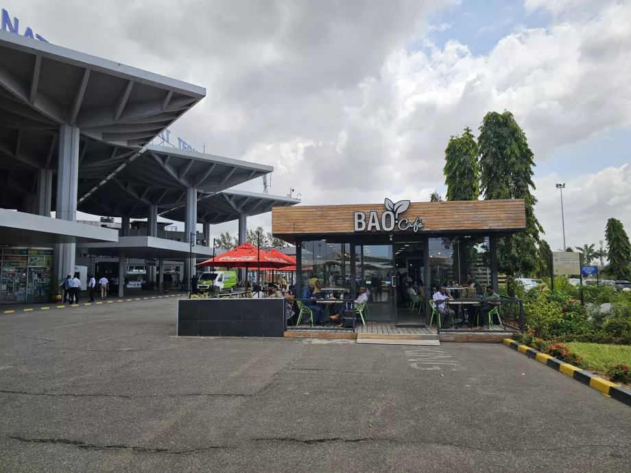 Kafe di depan Terminal 2