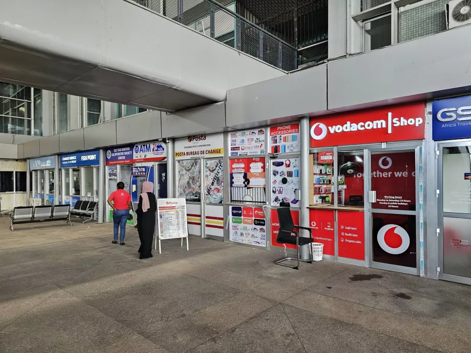 Penukaran mata uang dan toko operator seluler, Terminal 2