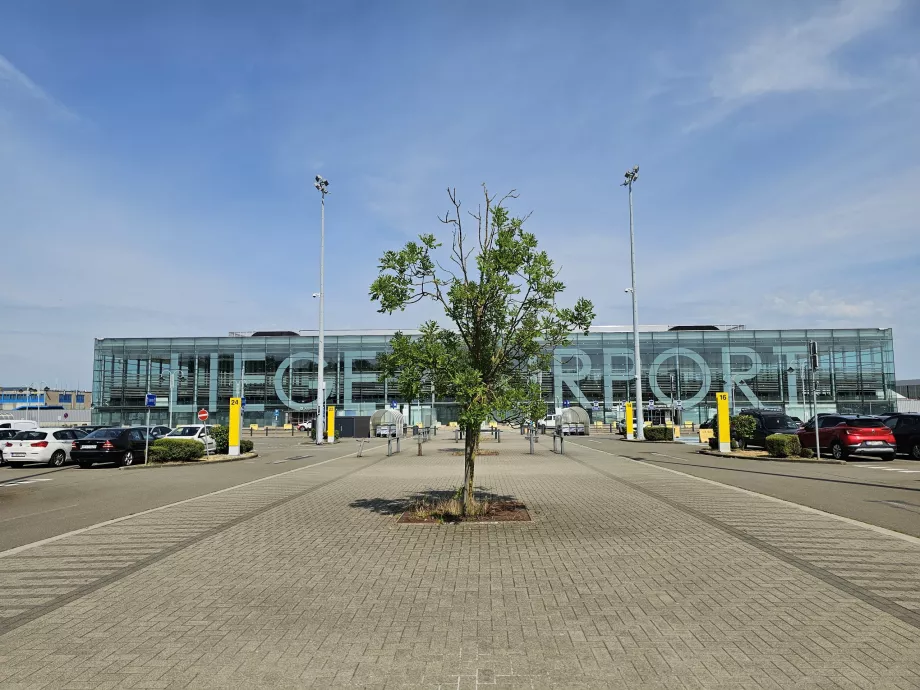 Terminal Bandara LGG