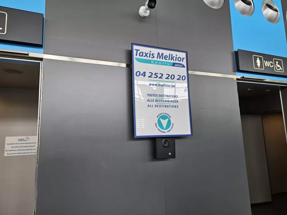 Nomor telepon untuk taksi