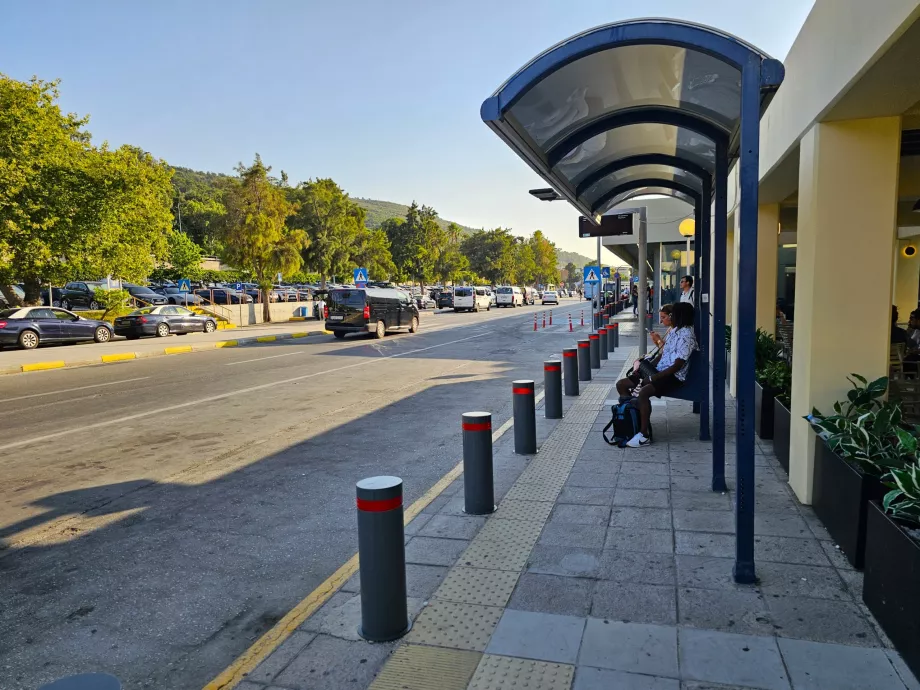Perhentian bus antar terminal