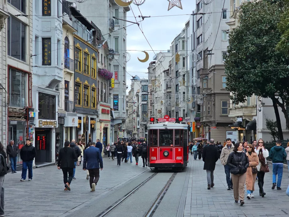 Taksim yang bersejarah - Trem Tünel