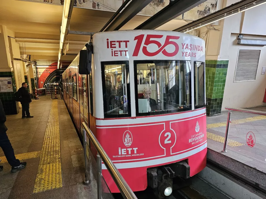 Kereta gantung Tünel