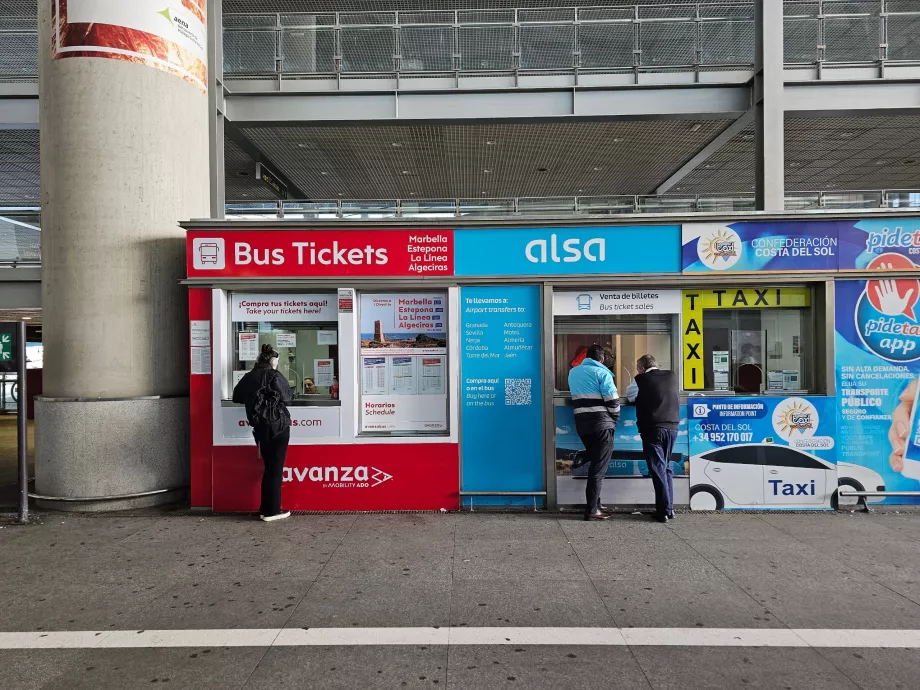 Kantor penjualan tiket bus jarak jauh