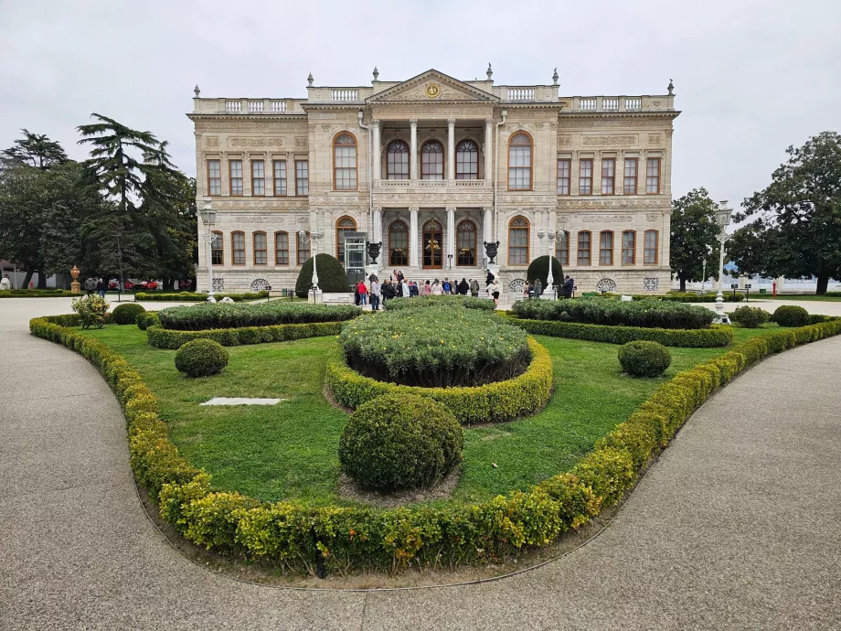 Istana Dolmabahce