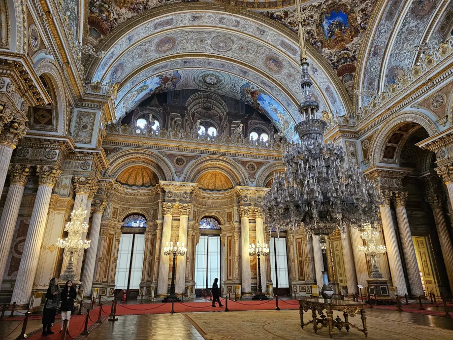 Istana Dolmabahce