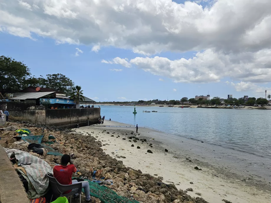 Berjalan-jalan di Pasar Ikan Ferry