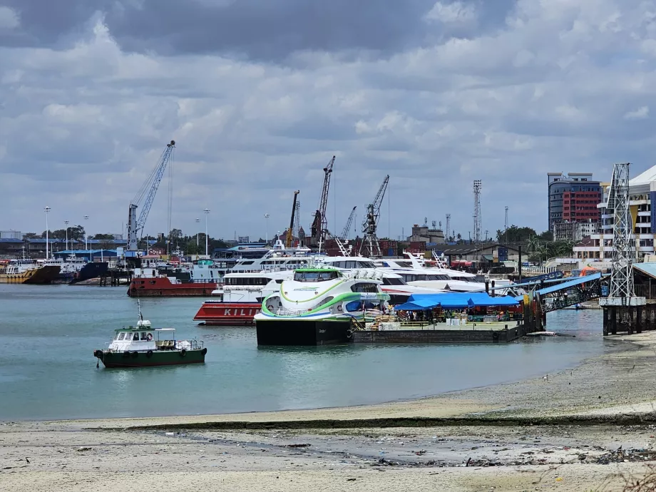 Pelabuhan Dar es Salaam