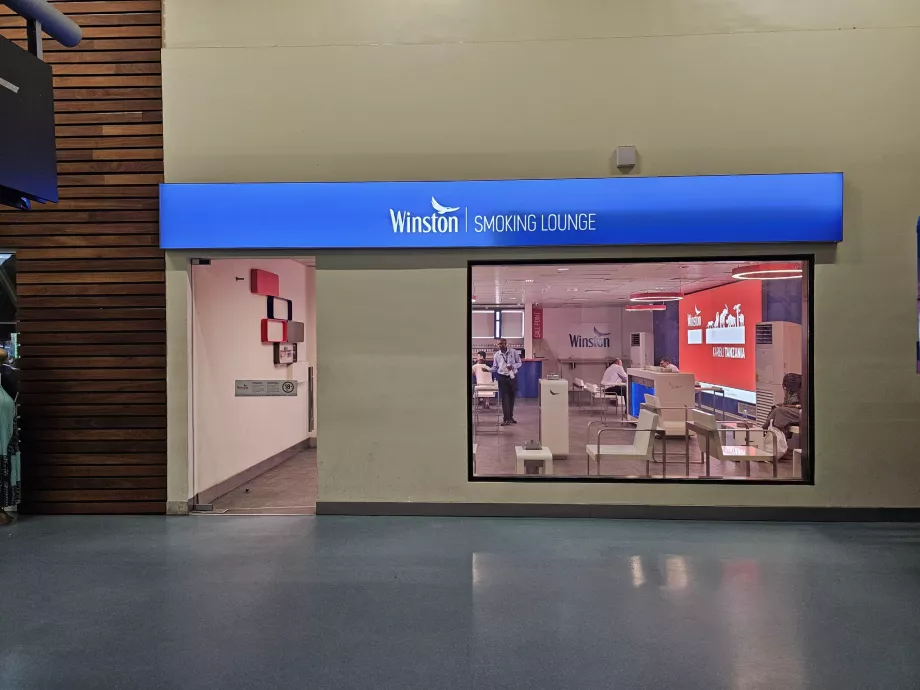 Ruang merokok, Terminal 3, bagian transit