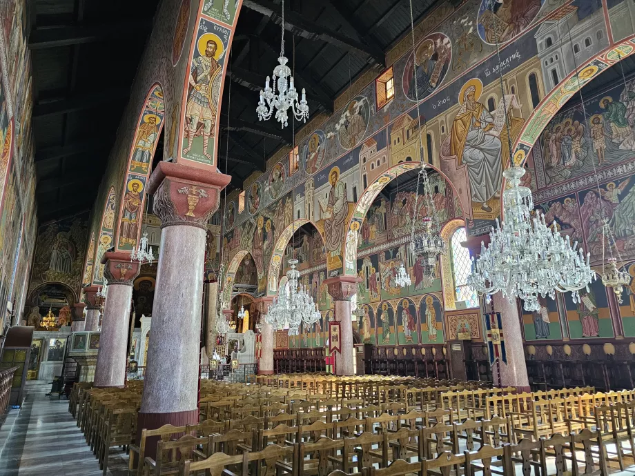 Gereja Evangelismos, bagian dalam