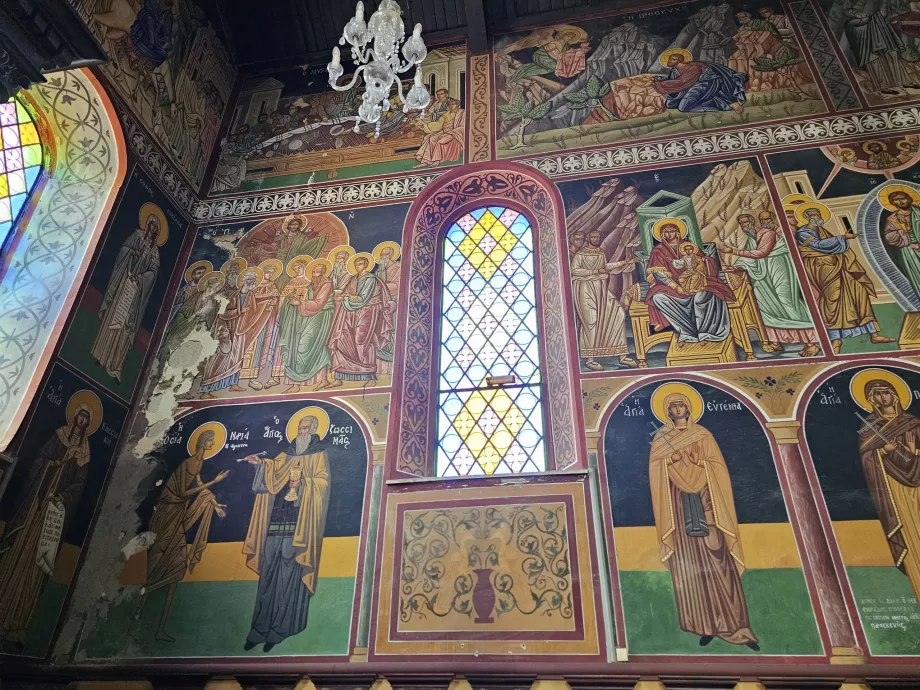 Gereja Evangelismos, bagian dalam