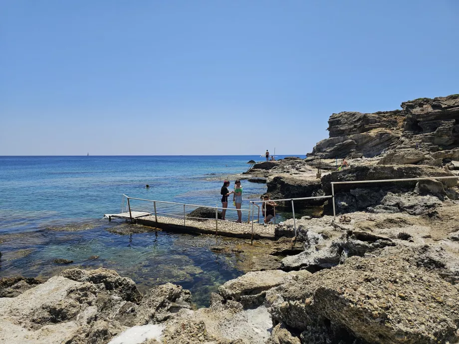 Pantai dekat Mata Air Kallithea