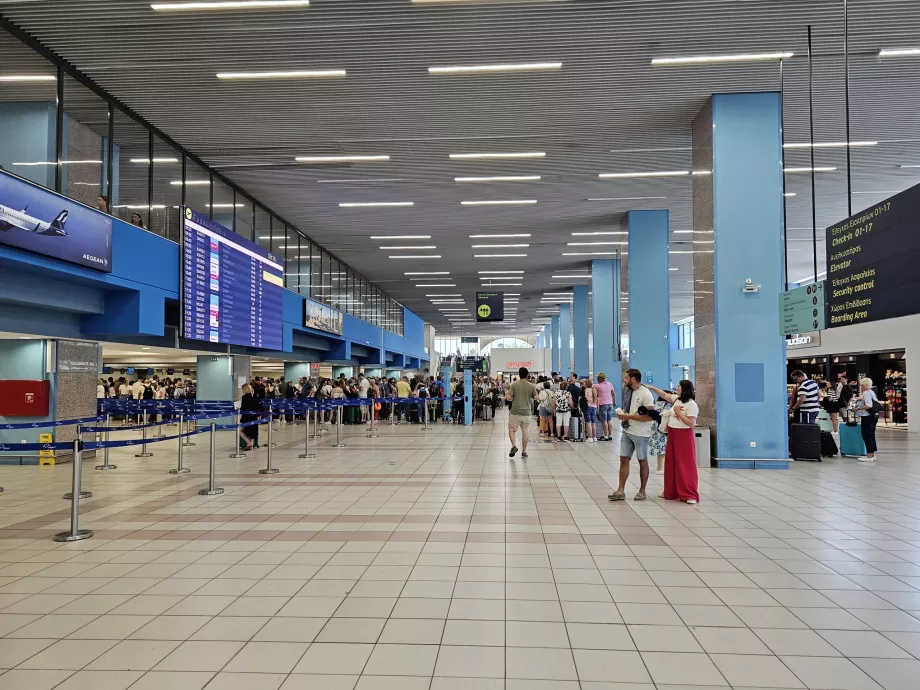 Ruang tunggu keberangkatan Terminal 2