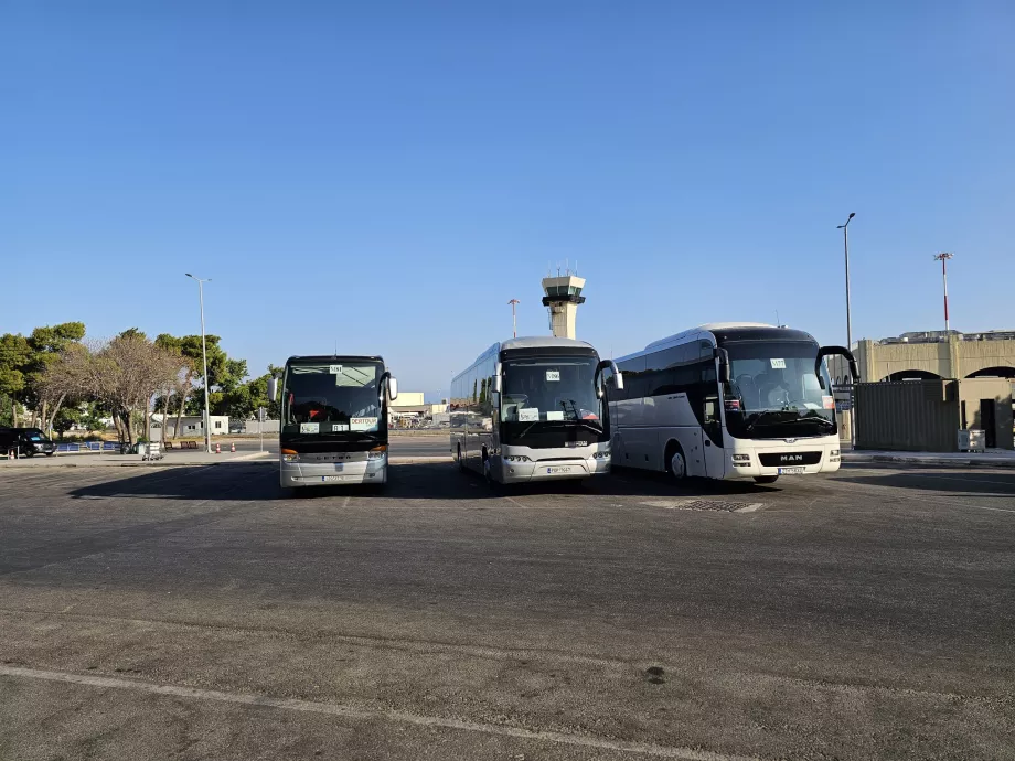 Halte bus wisata