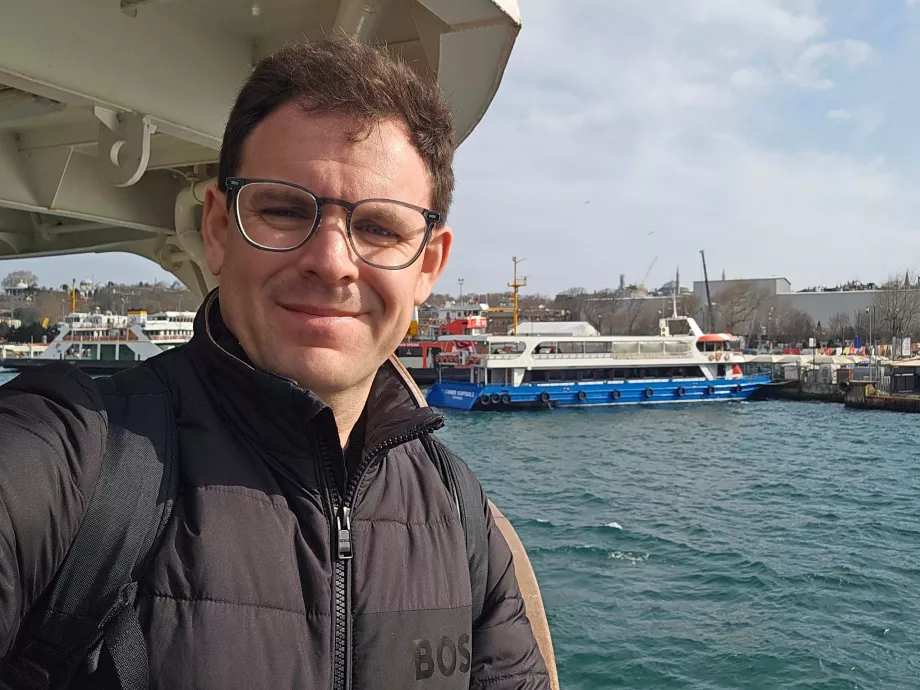 Aku di atas kapal feri