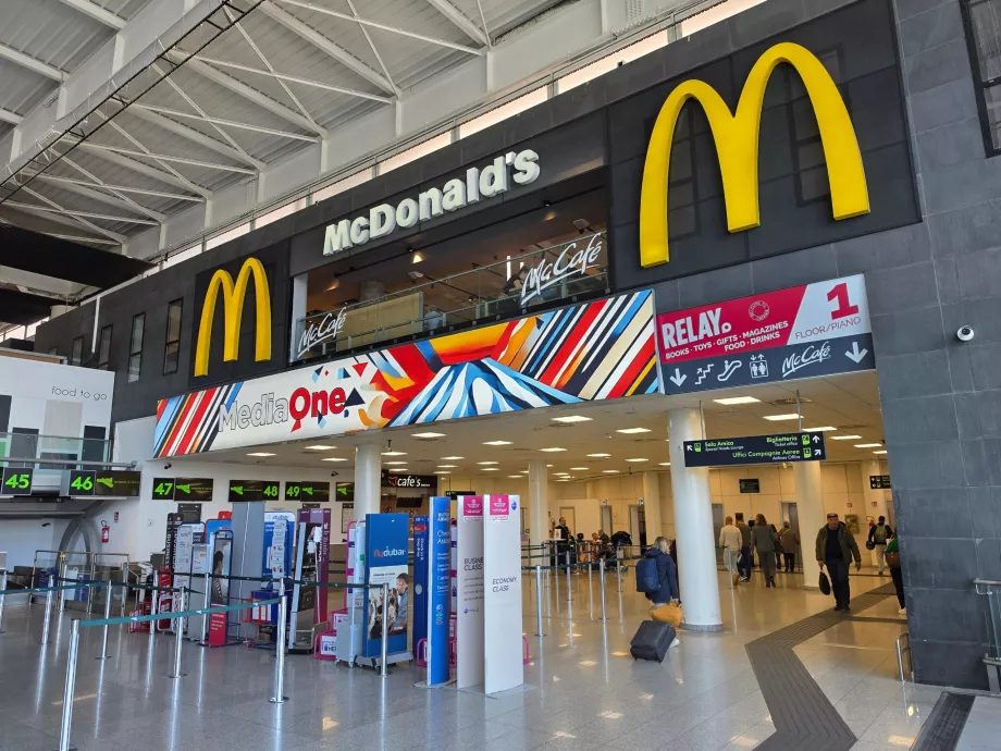 McDonald's, Terminal A, Keberangkatan (area umum)