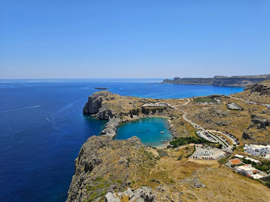 Pemandangan Teluk Santo Paulus dari Akropolis Lindos