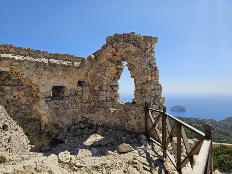 Kastil Monolithos