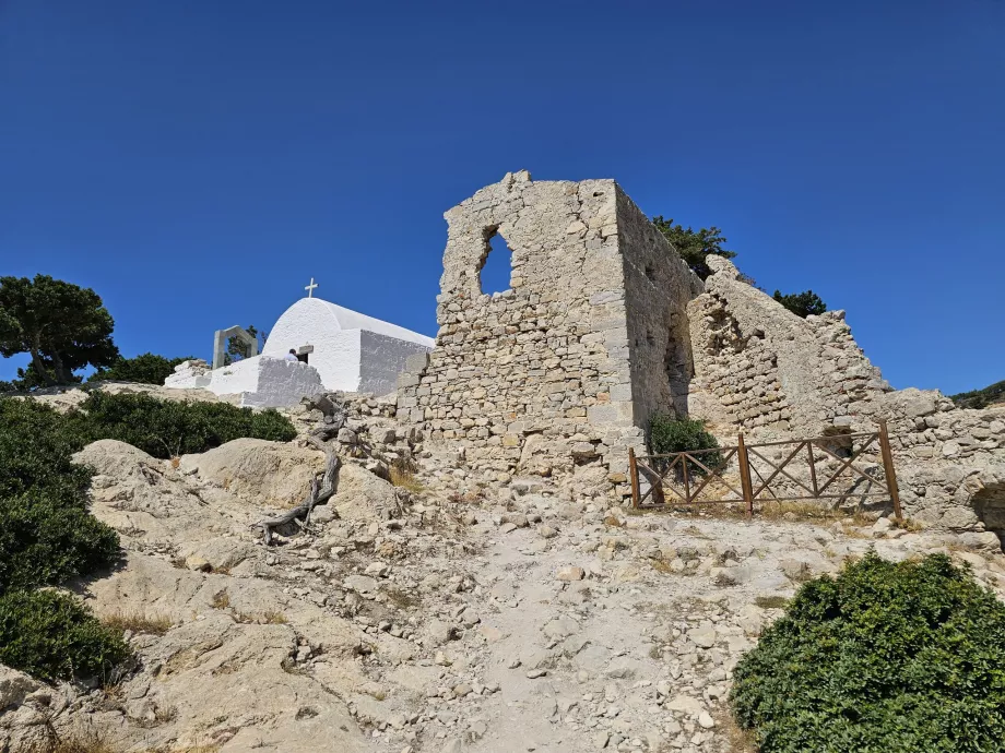 Kastil Monolithos