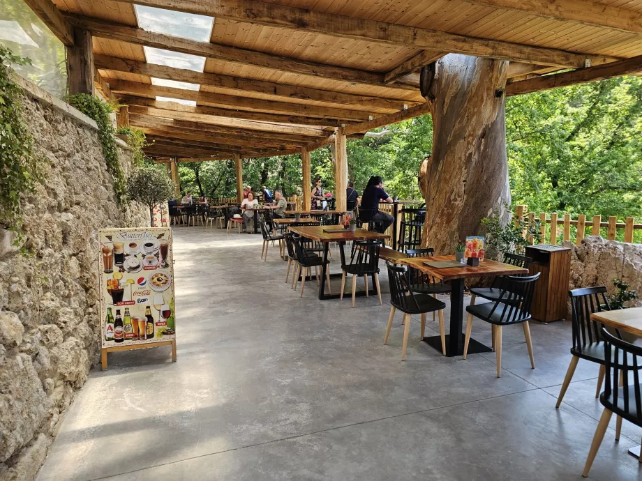 Lembah Kupu-Kupu, restoran