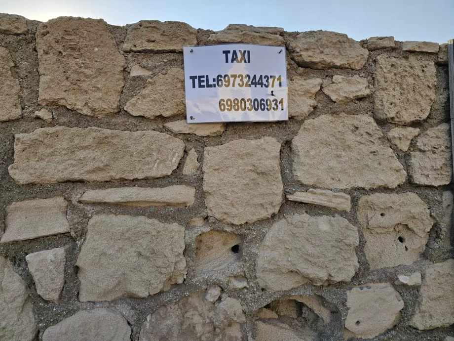 Nomor telepon untuk taksi