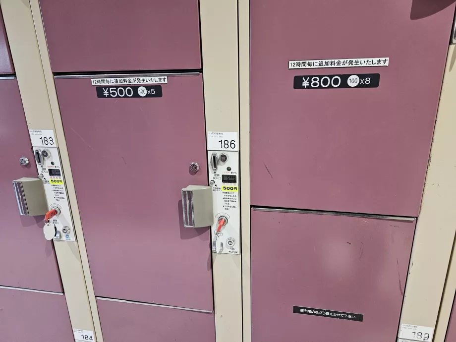 Harga penyimpanan bagasi