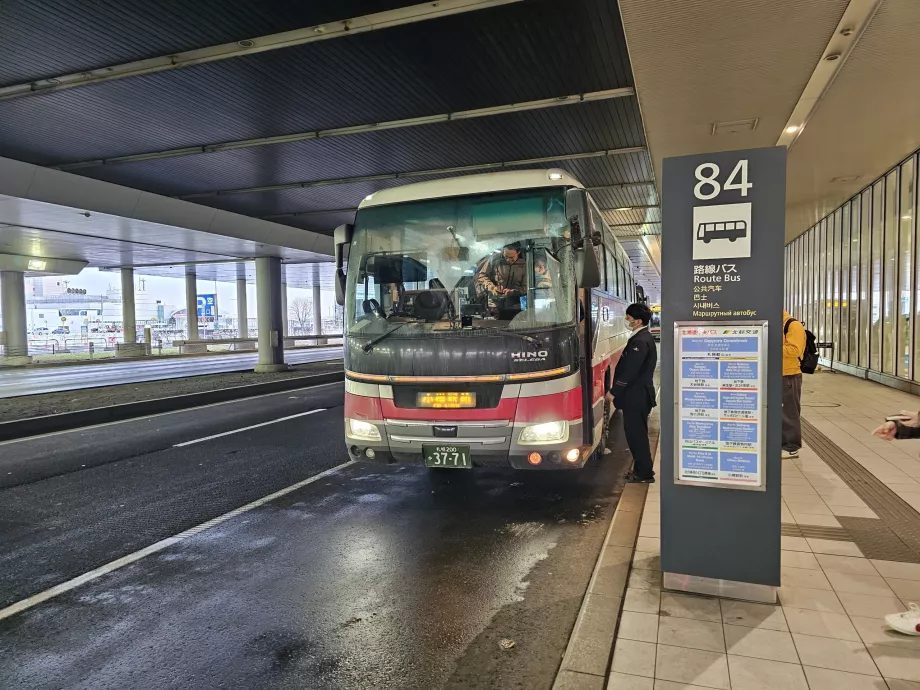 Bus dari bandara ke pusat kota Sapporo