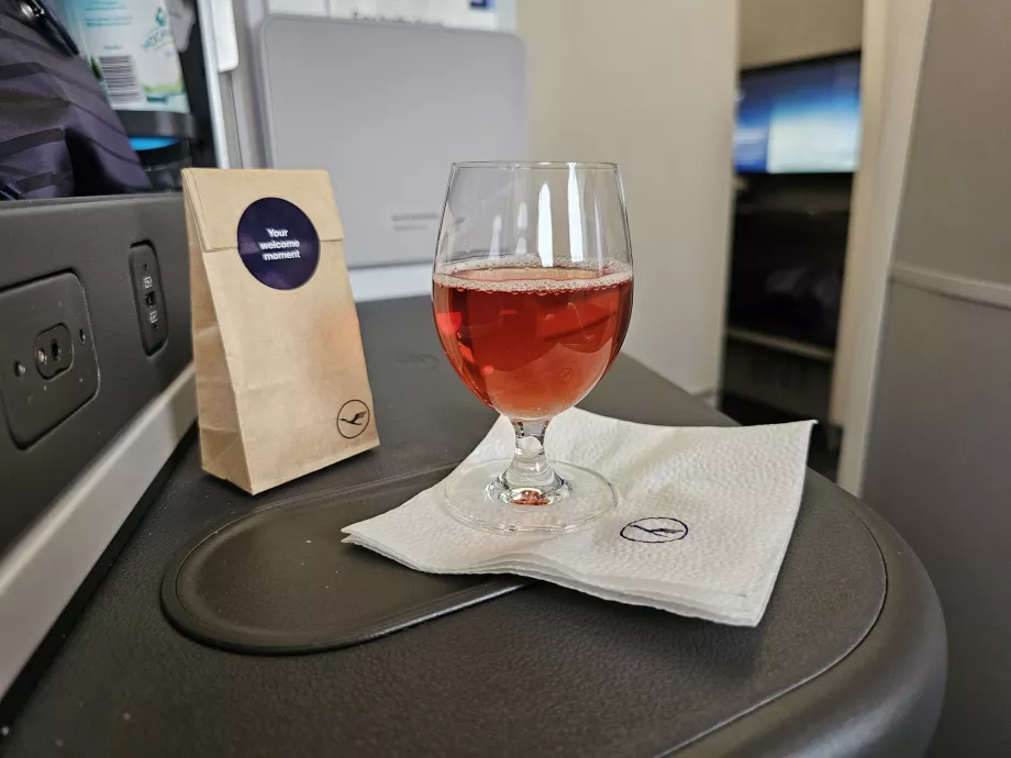 Minuman Selamat Datang, koktail Aviator