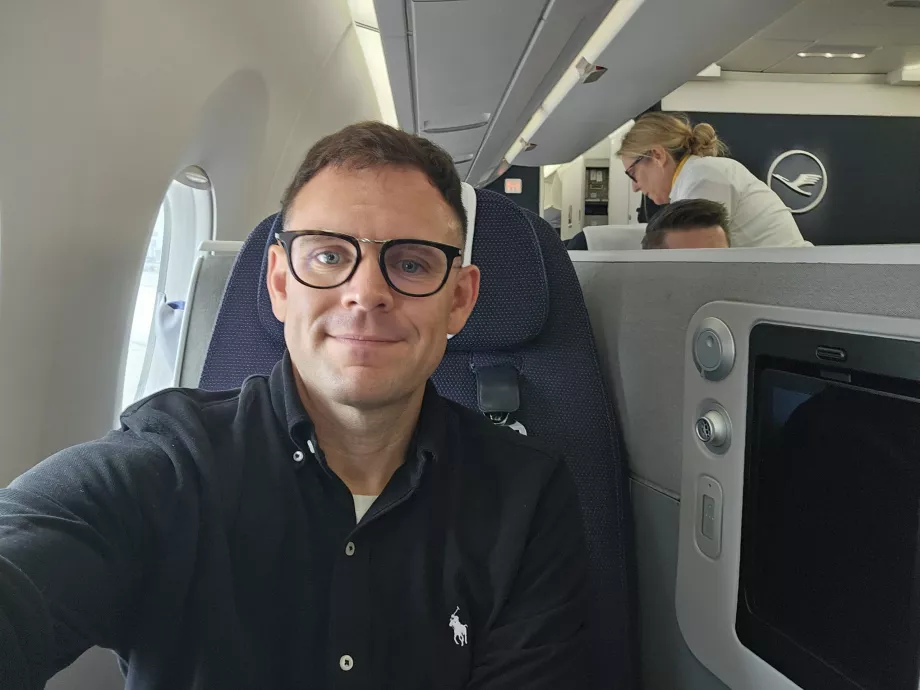 Saya di kelas bisnis Allegris