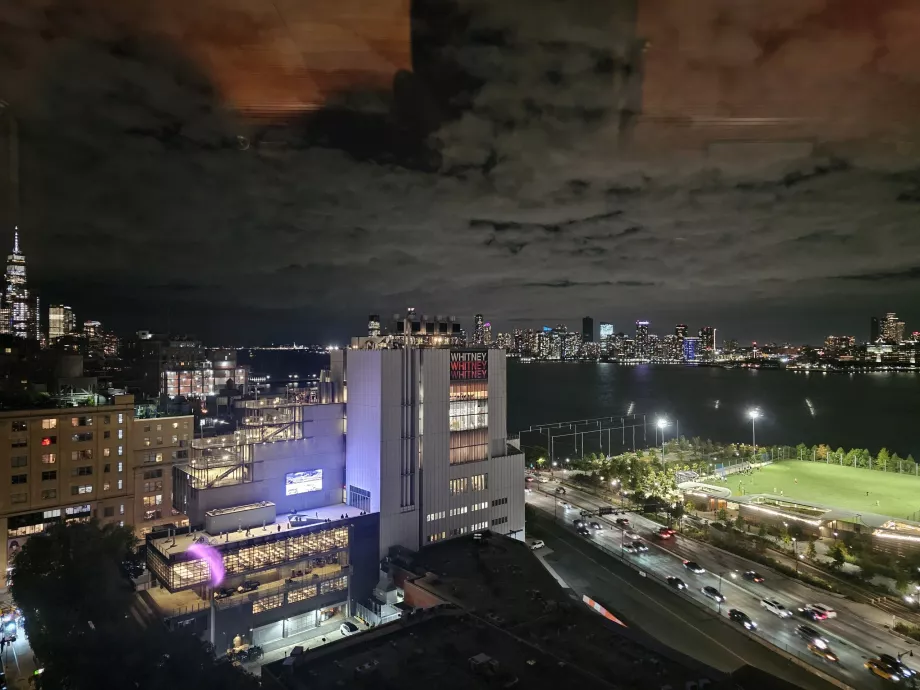 Pemandangan malam hari Sungai Hudson