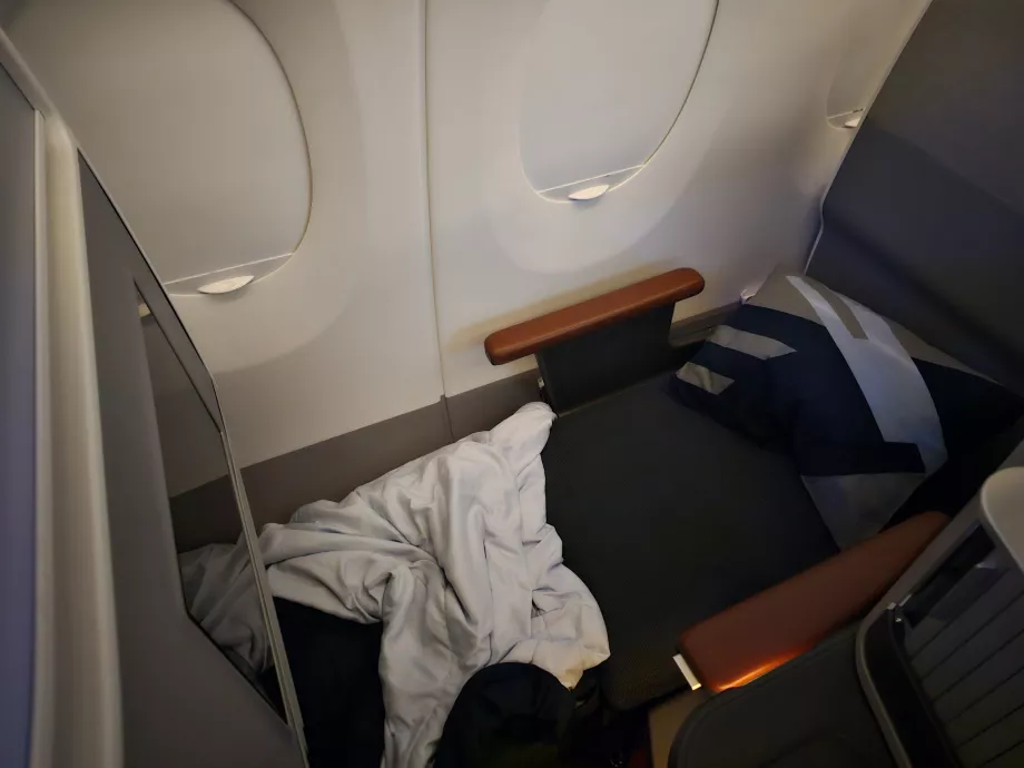 Sofa dilipat menjadi tempat tidur