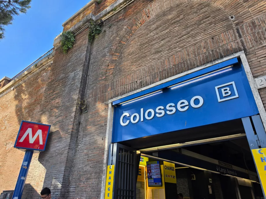 Stasiun Metro Colosseo