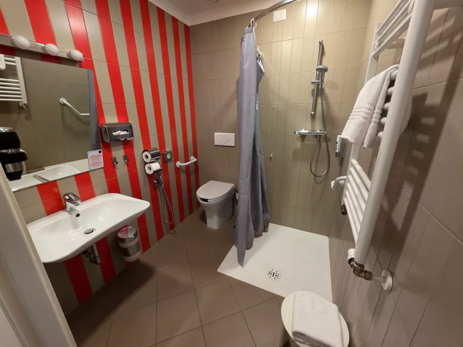 Kamar mandi di kamar saya