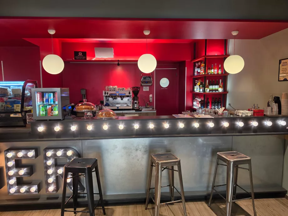Bar hotel