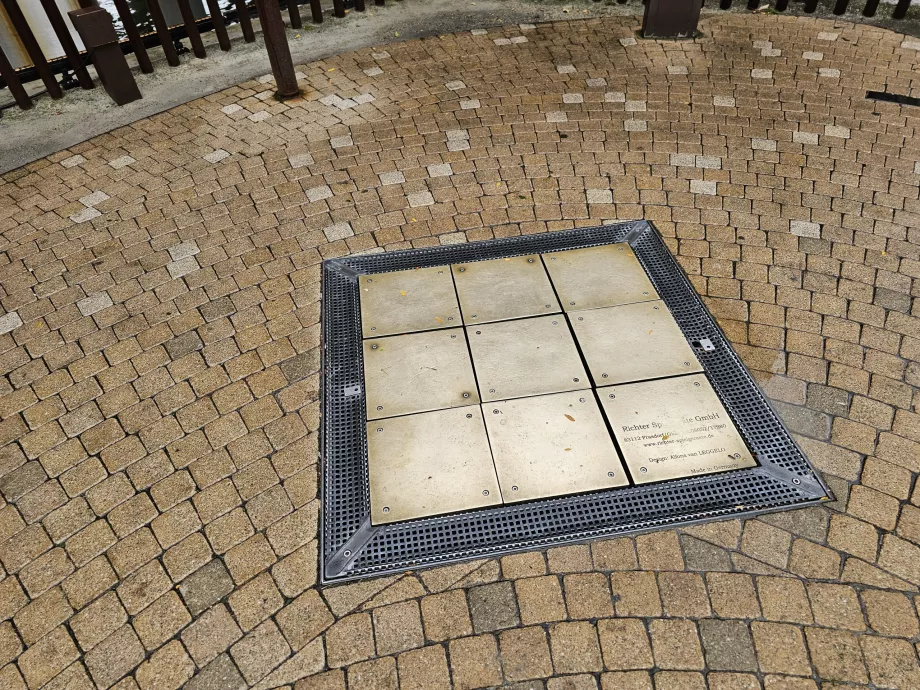 Pulau Kecil, Papan Suara