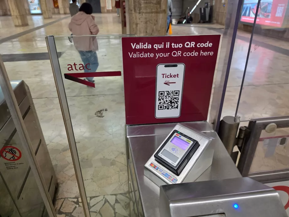 Pembayaran tarif nirsentuh di metro
