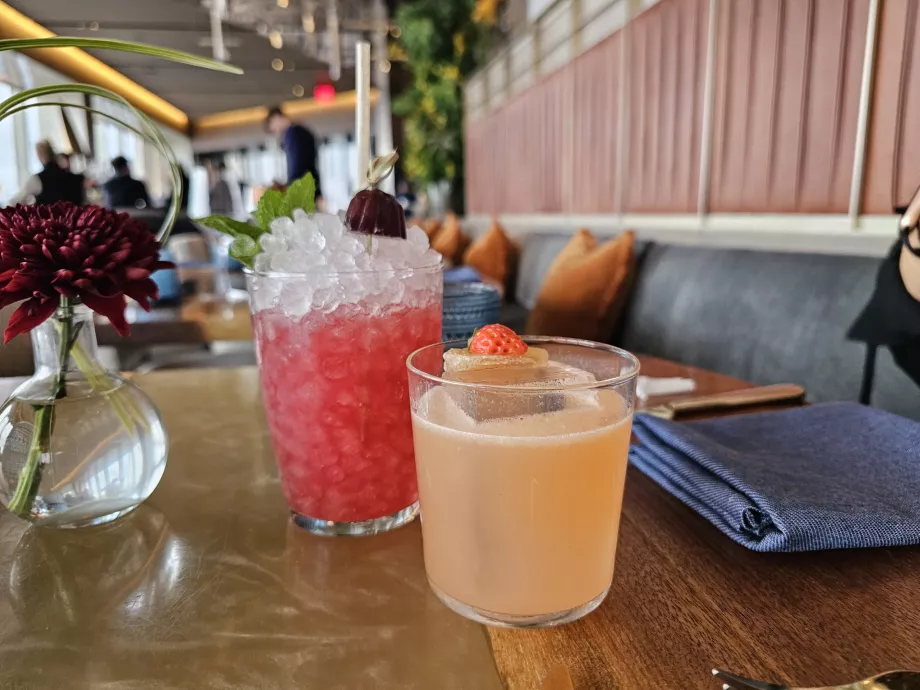 Koktail di Restoran Puncak