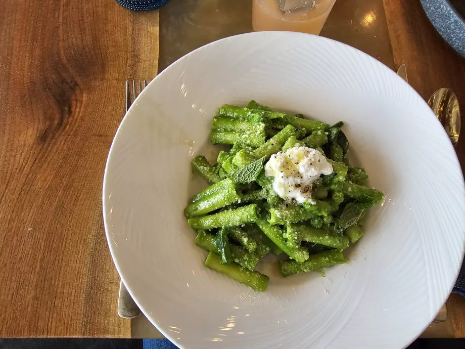 Makanan di Restoran Puncak