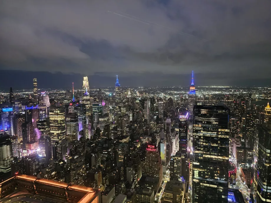 Pengamatan "The Edge" di malam hari